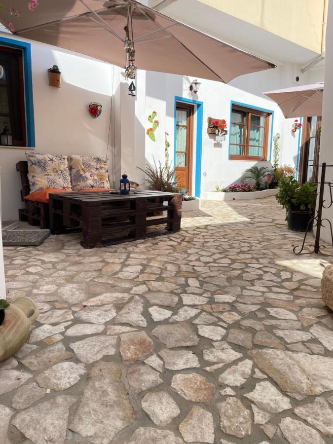 Canne Al Vento Quartu SantʼElena Exterior foto